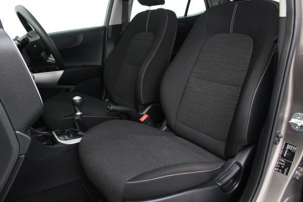 2020-Kia-Picanto-10-Street image:8