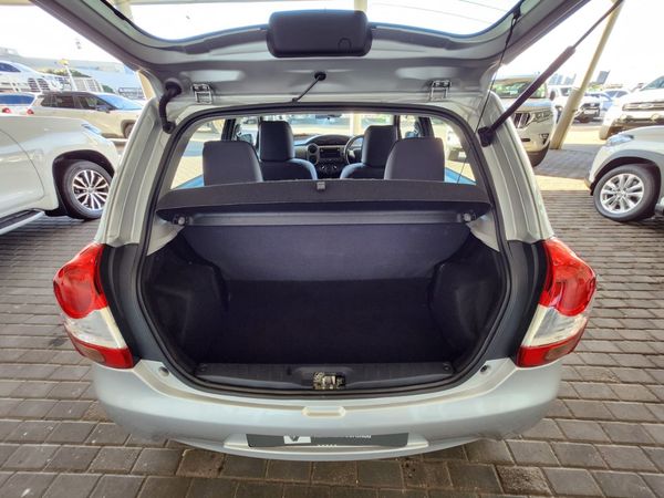 2016-Toyota-Etios-15-XS-5-dr image:16