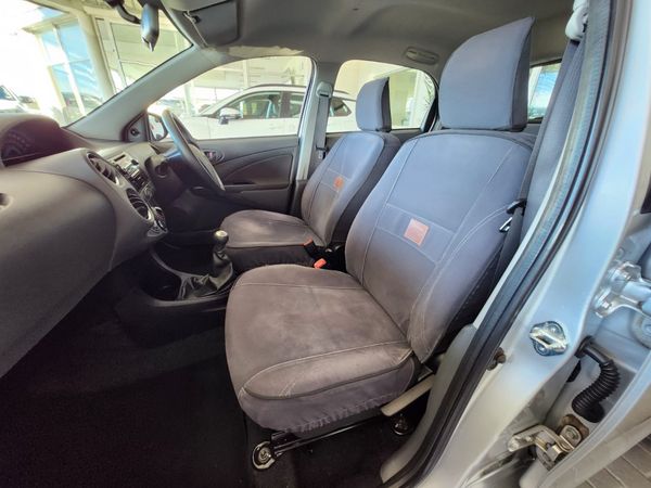 2016-Toyota-Etios-15-XS-5-dr image:18