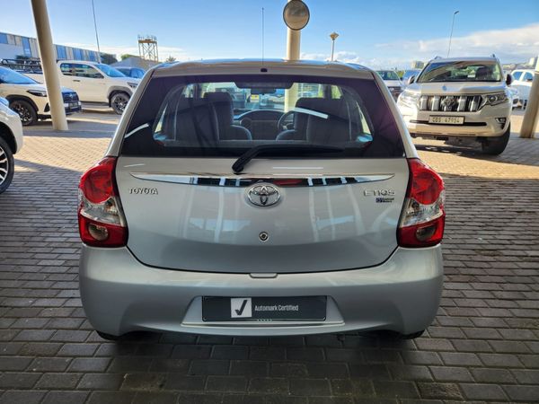 2016-Toyota-Etios-15-XS-5-dr image:5