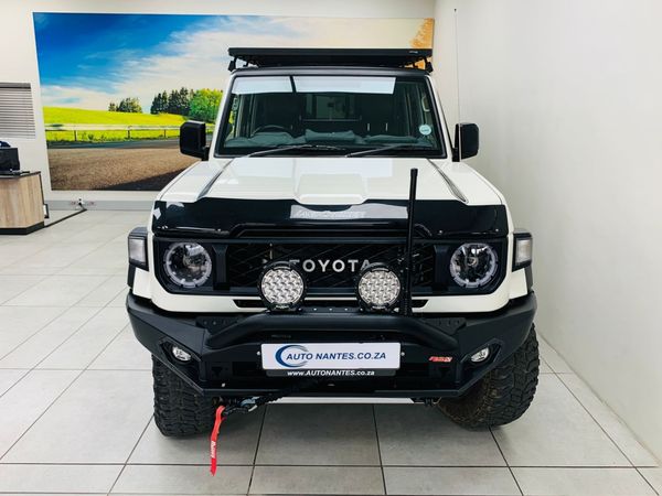 2025-Toyota-Land-Cruiser-79-28-GD-6-Auto-Double-Cab image:1
