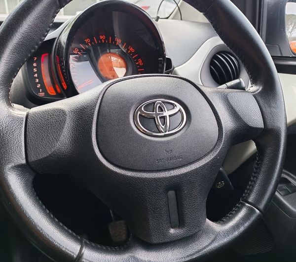2016-Toyota-Aygo-10-X-Play-5-dr image:6