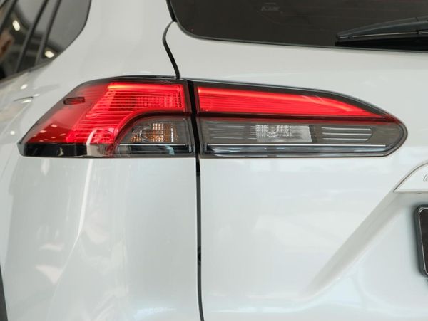 2022-Toyota-Corolla-Cross-18-XR-Hybrid image:16
