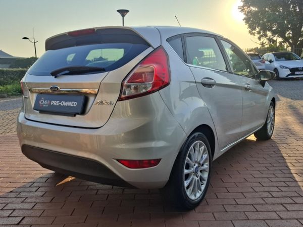 2013-Ford-Fiesta-10-EcoBoost-Titanium-5-dr image:3
