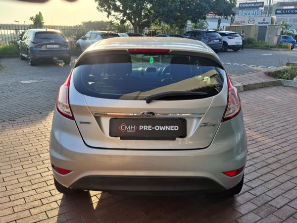2013-Ford-Fiesta-10-EcoBoost-Titanium-5-dr image:4