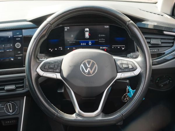 2022-Volkswagen-Polo-With-Panoramic-roof image:10