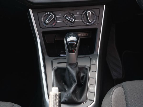 2022-Volkswagen-Polo-With-Panoramic-roof image:13