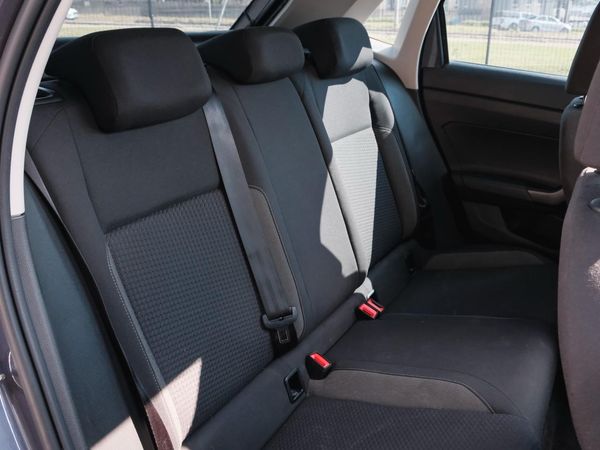 2022-Volkswagen-Polo-With-Panoramic-roof image:23
