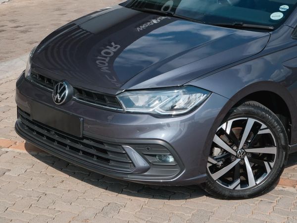 2022-Volkswagen-Polo-With-Panoramic-roof image:4