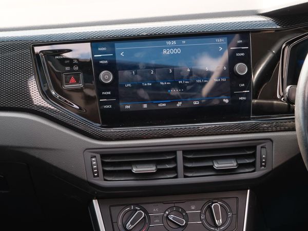2022-Volkswagen-Polo-With-Panoramic-roof image:7