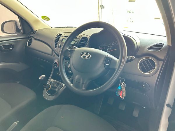 2013-Hyundai-i10-125-Glide image:7