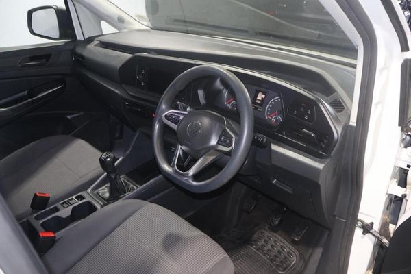 2023-Volkswagen-Caddy-Cargo-16i-81kw-Panel-Van image:9
