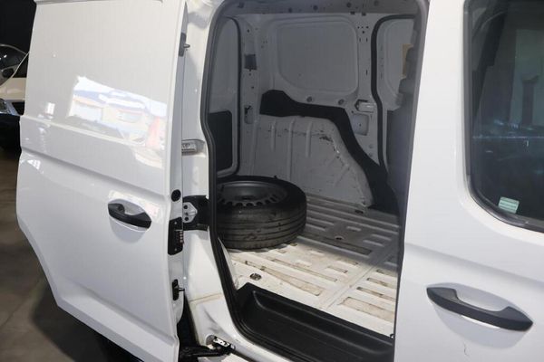 2023-Volkswagen-Caddy-Cargo-16i-81kw-Panel-Van image:6