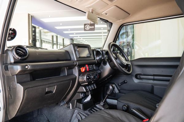 2019-Suzuki-Jimny-15-GA image:11