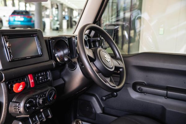 2019-Suzuki-Jimny-15-GA image:13