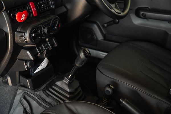 2019-Suzuki-Jimny-15-GA image:15