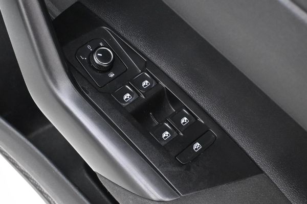 2021-Volkswagen-Polo-10-TSI-Comfortline image:18
