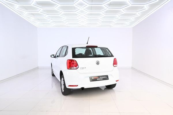 2019-Volkswagen-Polo-Vivo-16-Comfortline-Auto-5-dr image:1