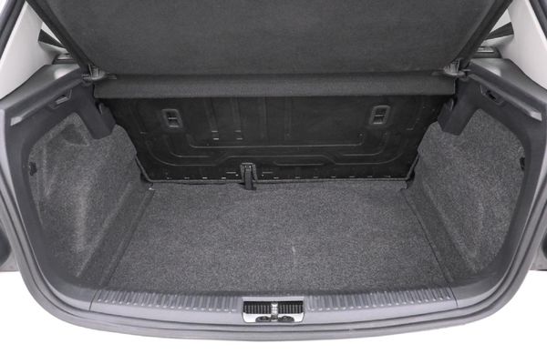 2019-Volkswagen-Polo-Vivo-16-Comfortline-Auto-5-dr image:21