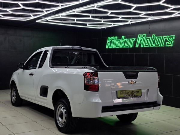 2016-Chevrolet-Utility-14 image:3