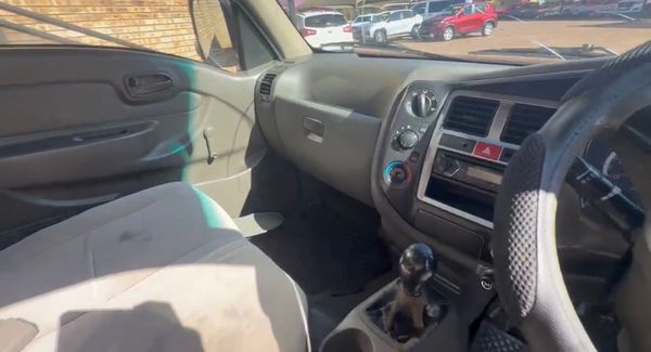 2019-Hyundai-H100-Bakkie-26D image:10