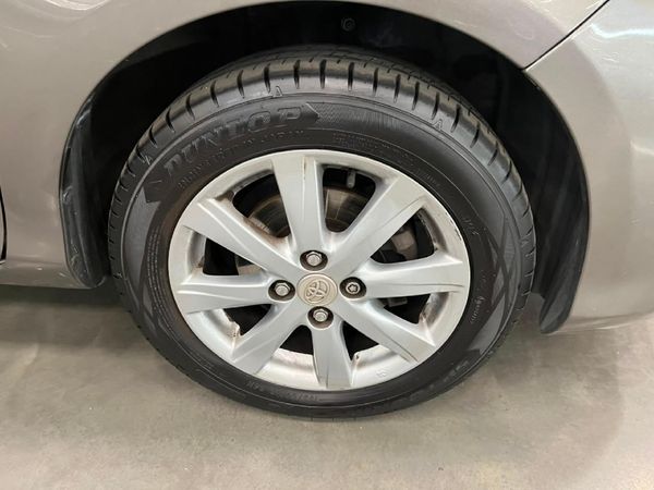 2016-Toyota-Yaris-10-5-dr image:8