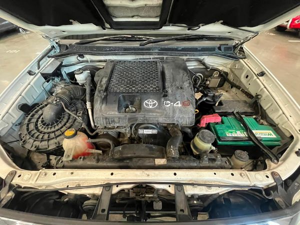 2011-Toyota-Fortuner-30-D-4D-Heritage-Raised-Body-Auto image:12