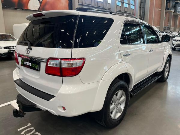 2011-Toyota-Fortuner-30-D-4D-Heritage-Raised-Body-Auto image:2