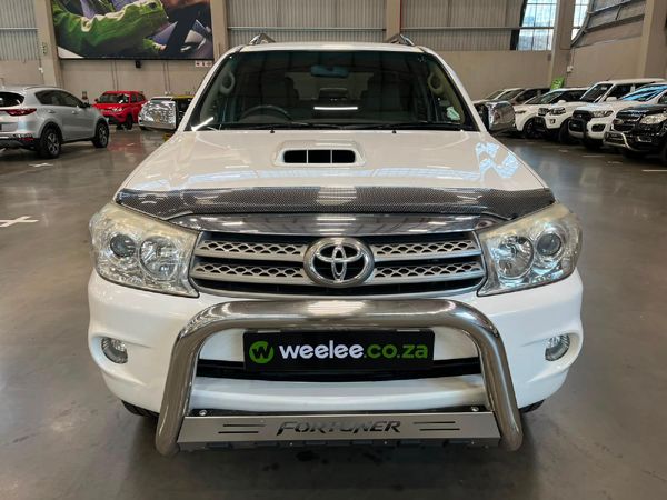 2011-Toyota-Fortuner-30-D-4D-Heritage-Raised-Body-Auto image:7