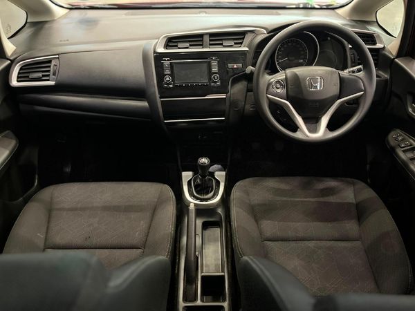 2023-Honda-WR-V-12-Comfort image:9