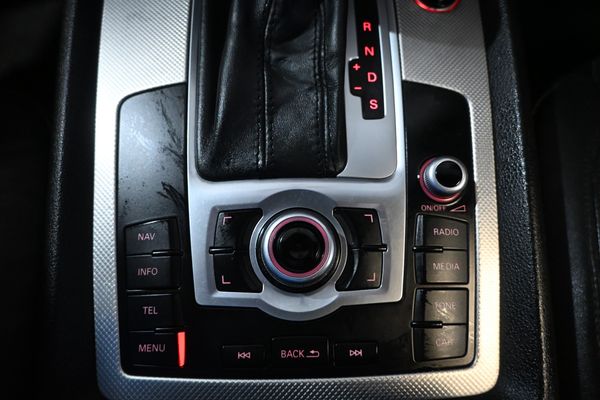 2015-Audi-Q7-42TDi-V8-S-Line-Quattro-8-Speed-Auto-7-Seater image:16