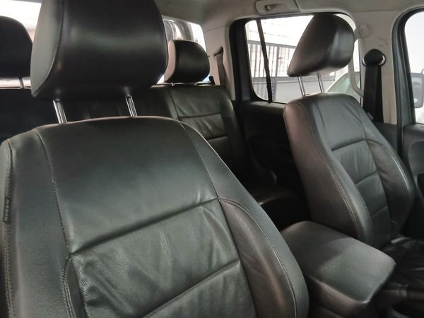 2016-Volkswagen-Amarok-20-TDI-Trendline-103kW-Double-Cab image:9