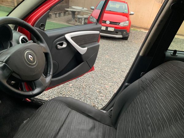 2012-Renault-Sandero-16-Stepway-ONE-OWNER image:14