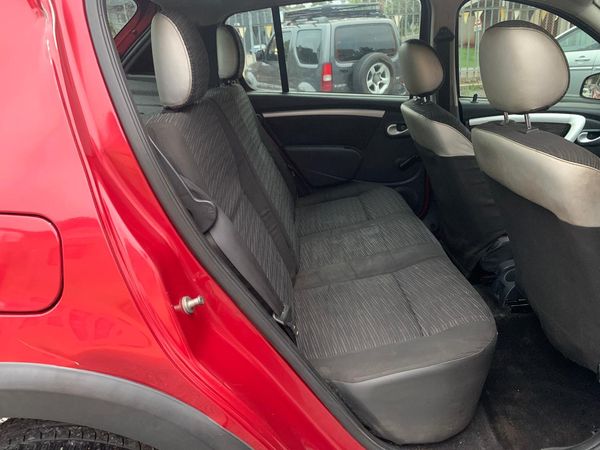 2012-Renault-Sandero-16-Stepway-ONE-OWNER image:16