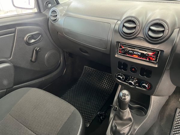 2019-Nissan-NP200-16 image:16