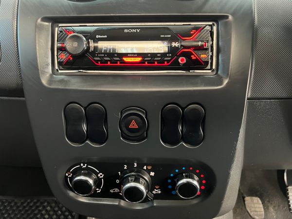 2019-Nissan-NP200-16 image:18