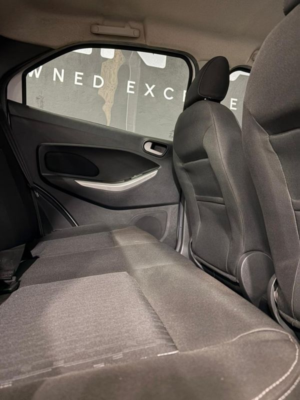 2016-Ford-Figo-15-Trend-5-dr image:14