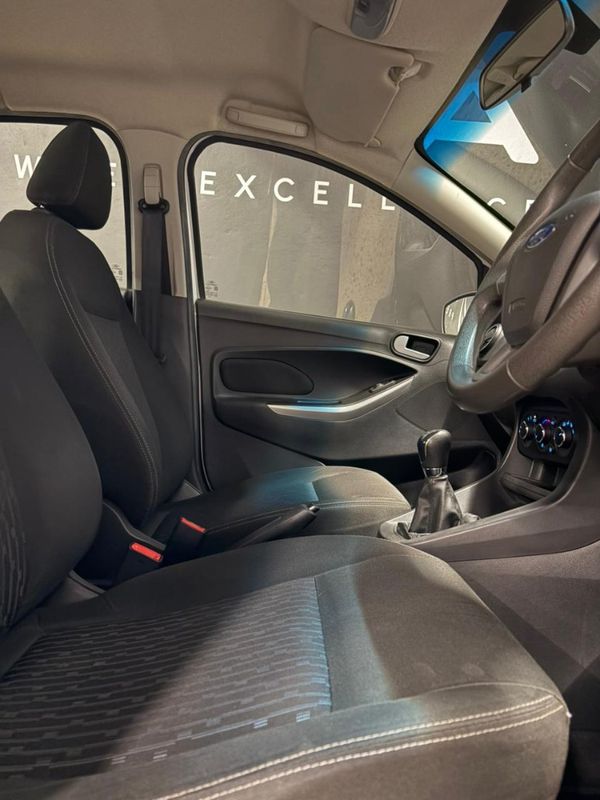 2016-Ford-Figo-15-Trend-5-dr image:17