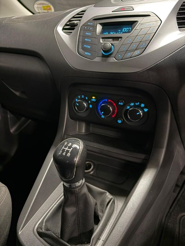 2016-Ford-Figo-15-Trend-5-dr image:7