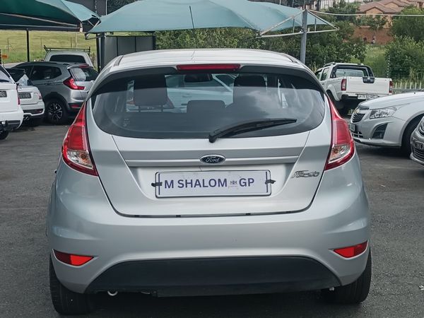 2014-Ford-Fiesta-14-Ambiente-5-dr image:6