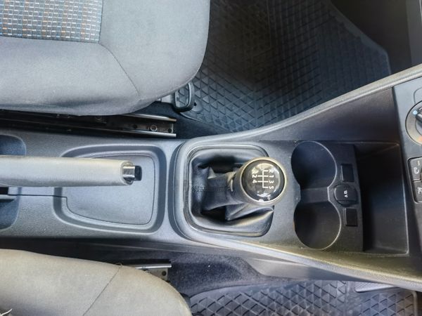2018-Volkswagen-Polo-Vivo-14-Trendline-Hatch-Back-Low-Kilos image:11