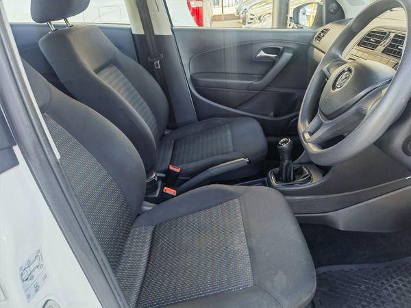 2018-Volkswagen-Polo-Vivo-14-Trendline-Hatch-Back-Low-Kilos image:15