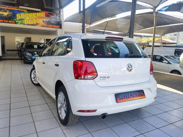 2018-Volkswagen-Polo-Vivo-14-Trendline-Hatch-Back-Low-Kilos image:1