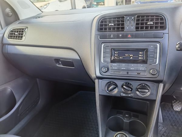 2018-Volkswagen-Polo-Vivo-14-Trendline-Hatch-Back-Low-Kilos image:23