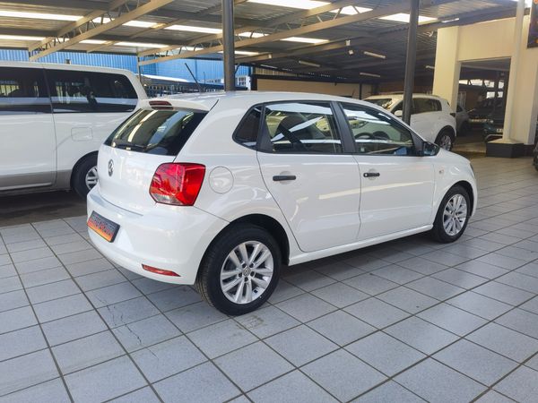 2018-Volkswagen-Polo-Vivo-14-Trendline-Hatch-Back-Low-Kilos image:3