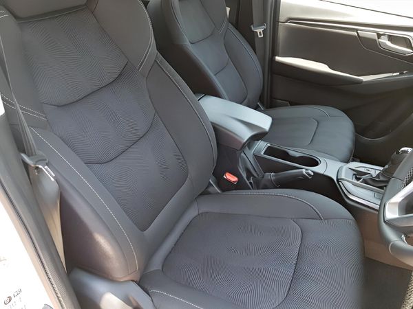 2026-Isuzu-D-Max-19-DDI-HR-LS-Auto-Double-Cab image:15