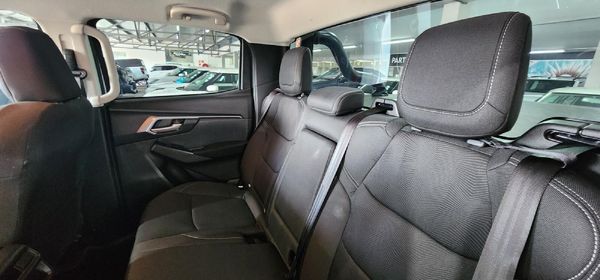 2026-Isuzu-D-Max-19-DDI-HR-LS-Auto-Double-Cab image:17