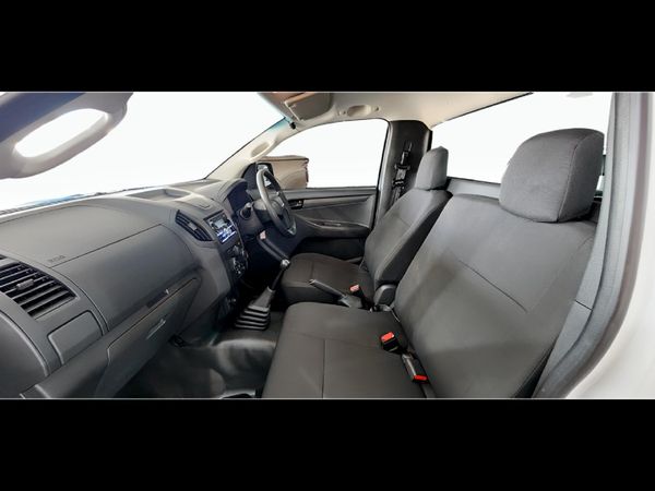 2026-Isuzu-D-Max-250C-Fleetside-Single-Cab image:12