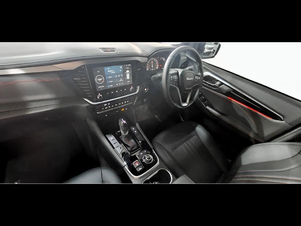 2025-Isuzu-Mu-x-30D-Onyx-XT-4x4-Auto image:12