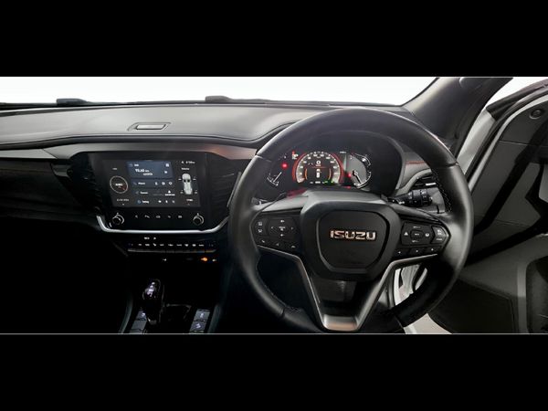 2025-Isuzu-Mu-x-30D-Onyx-XT-4x4-Auto image:13